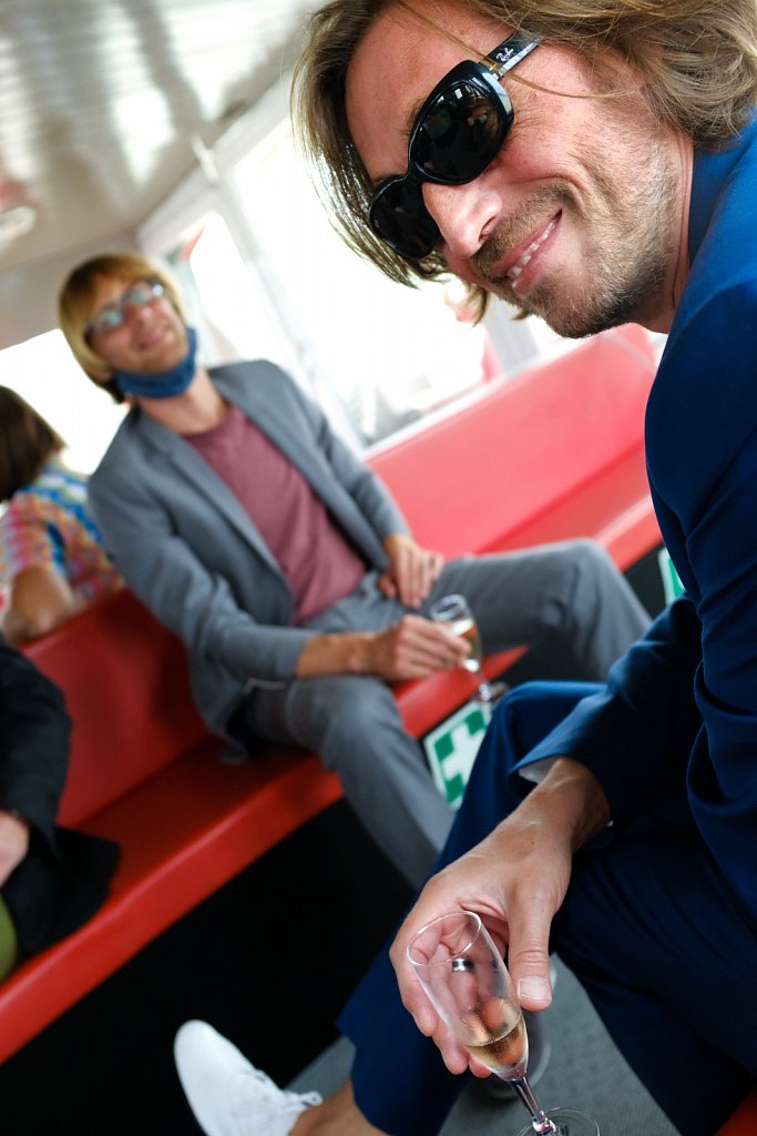 22010089dp117.jpg