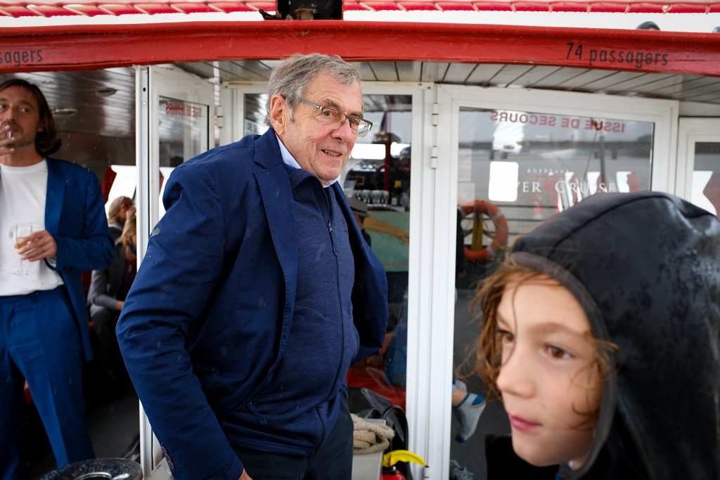 22010089dp123.jpg