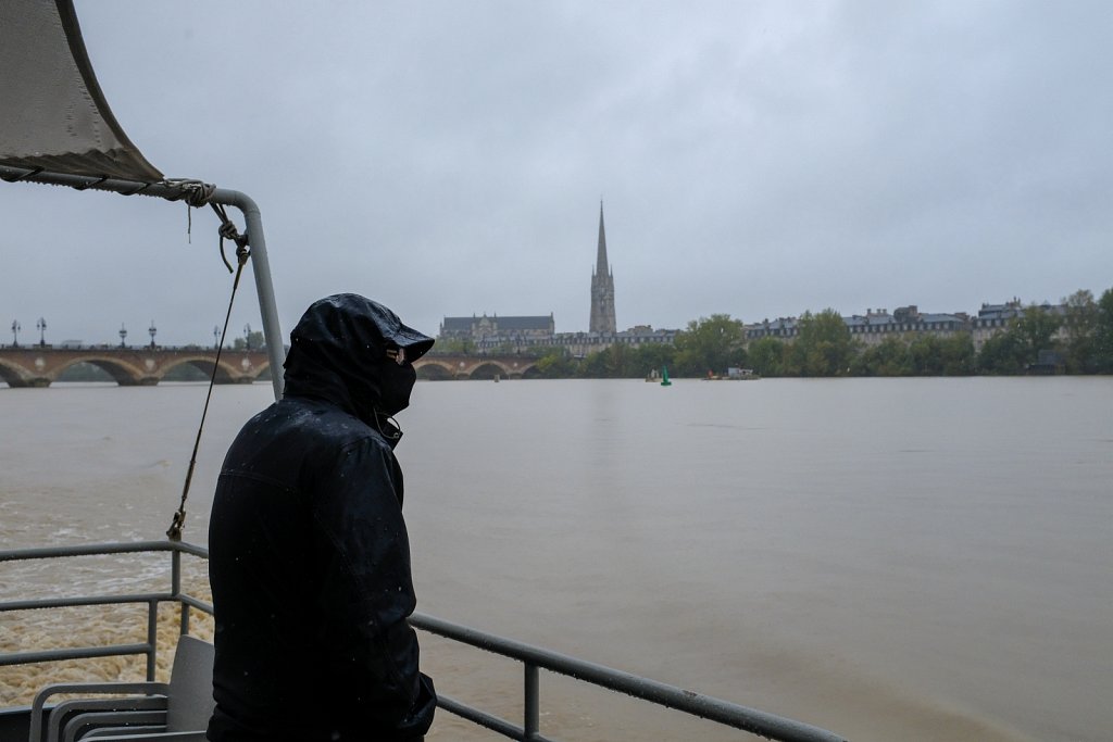 22010089dp124.jpg