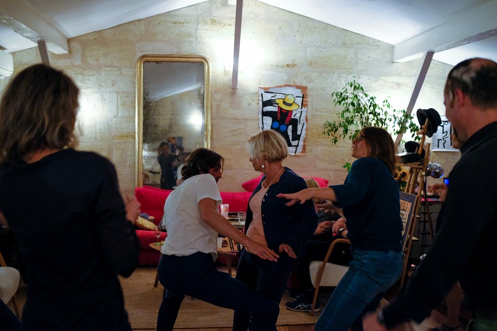 22010089dp142.jpg